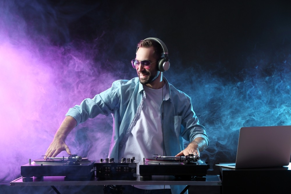 How to Start Your Own Wedding DJ Business