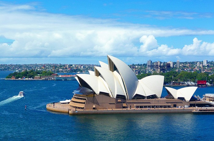 Picture of Sydney Australia as an example of jobs for Americans in Australia