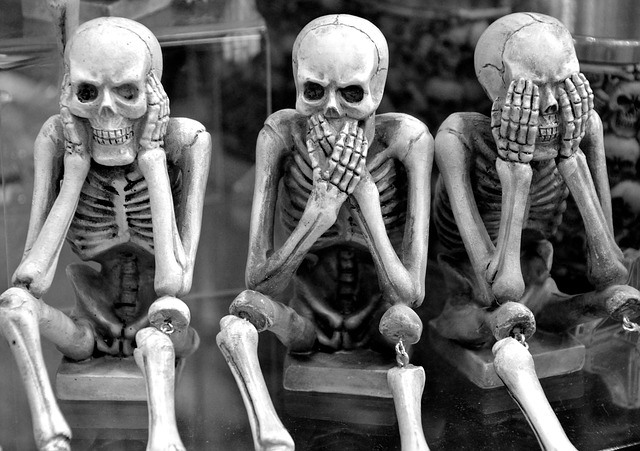 three skeletons representing bad backlinks you want to disavow