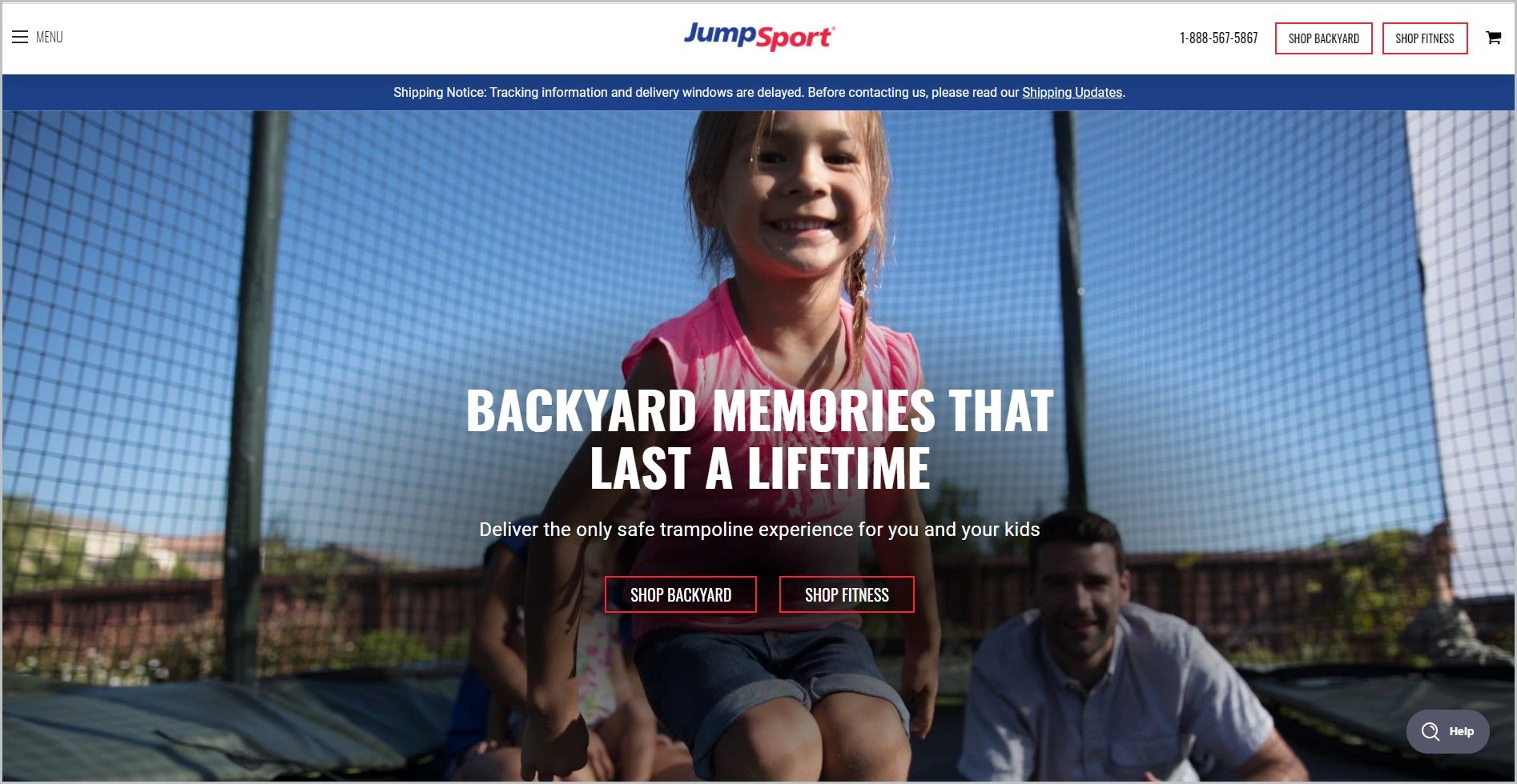JumpSport主页的截图，白色的标题上写着网站的名字，主图是一个小女孩在蹦床上跳跃，而她的家人在后面看着